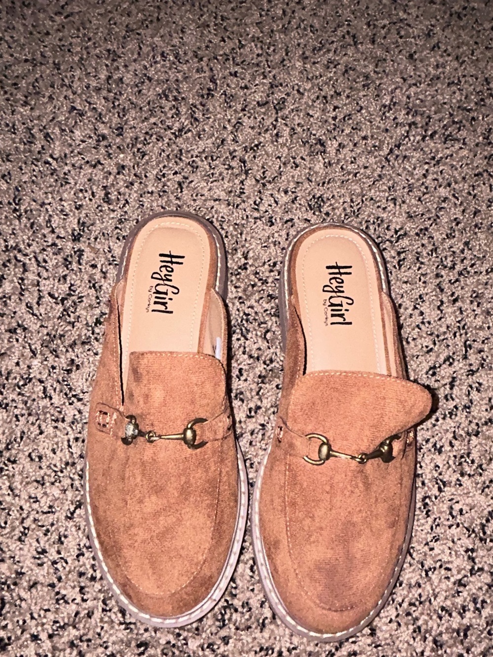 Hey girl by corky wing it mules slide on like new
